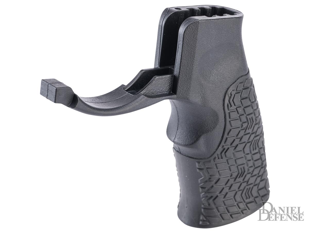 Daniel Defense Pistol Grip w/ Integrated Trigger Guard for AR Rifles (Color: Black / Basic)