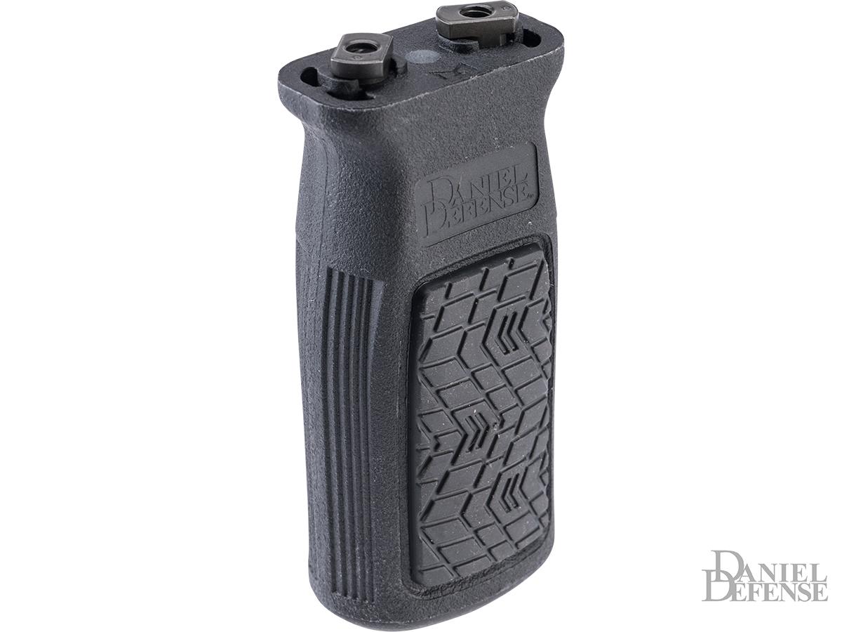 Daniel Defense M-LOK Vertical Foregrip (Color: Black / Basic)