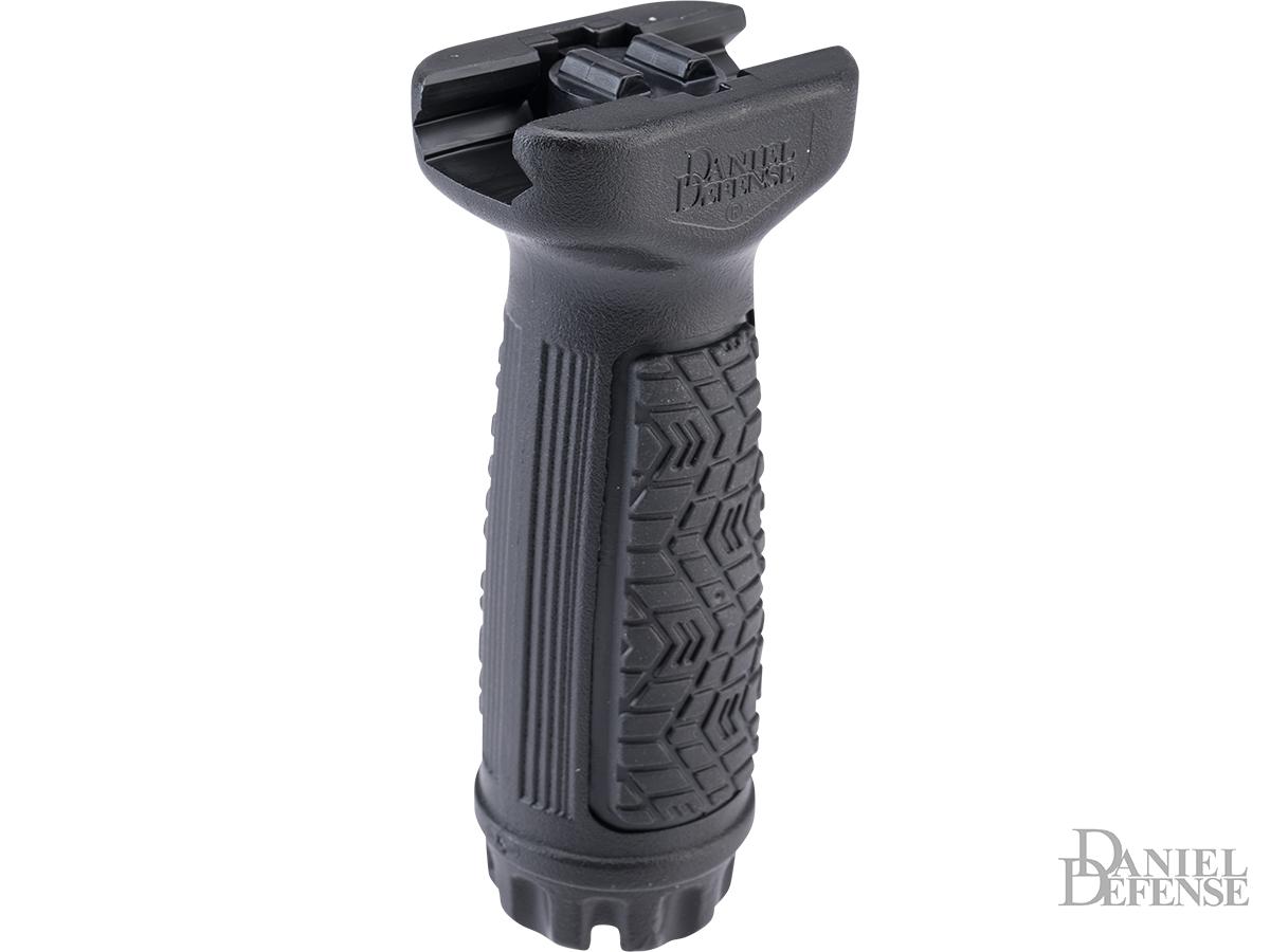 Daniel Defense Picatinny Vertical Foregrip (Color: Black / Basic)