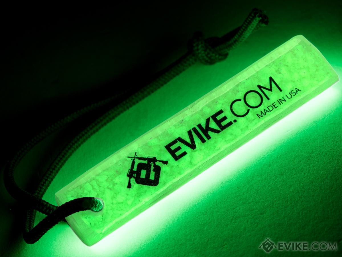 4 Green Mid-Size Glow Sticks with Lanyard