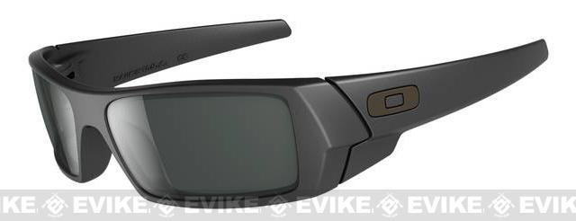 Oakley Gascan Sunglasses (Color: Matte Black / Smoke Grey)