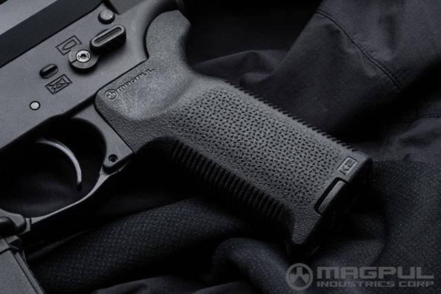 Magpul MOE-K2 Pistol Grip for M4 / M16 Series Rifles - Dark Earth